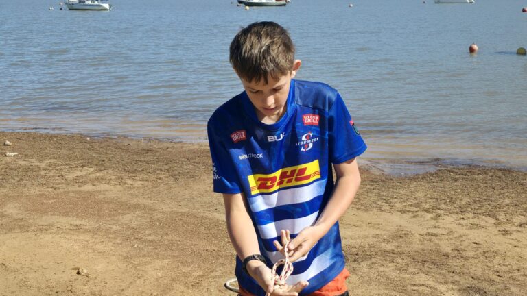 Youth dinghy sailing camps Cape Town - Knot relay race