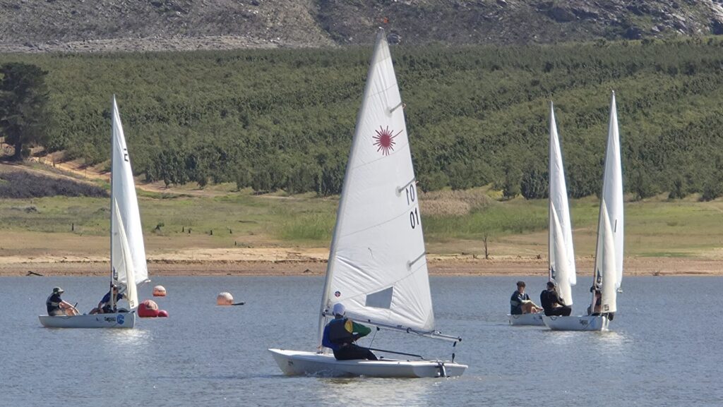 Sailing is fun - Youth dinghy sailing camps at Theewater Sports Club