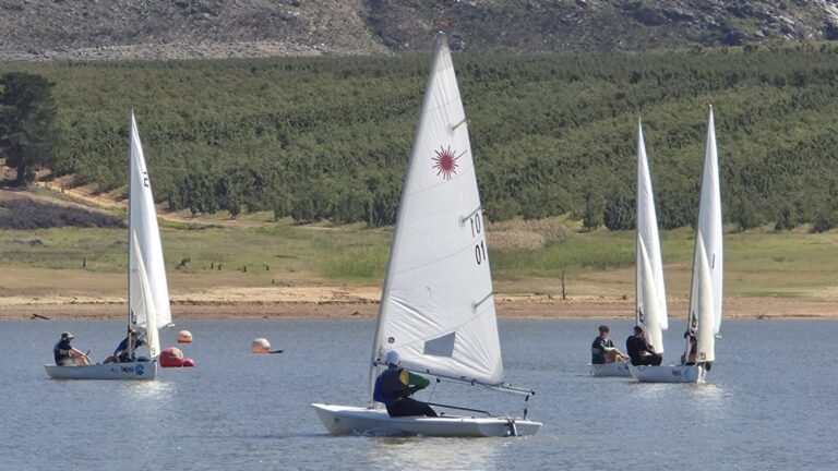 Sailing is fun - Youth dinghy sailing camps at Theewater Sports Club
