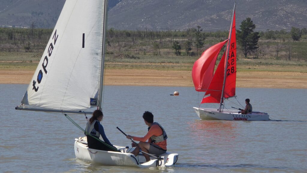 Youth dinghy sailing camps Cape Town - Port starboard