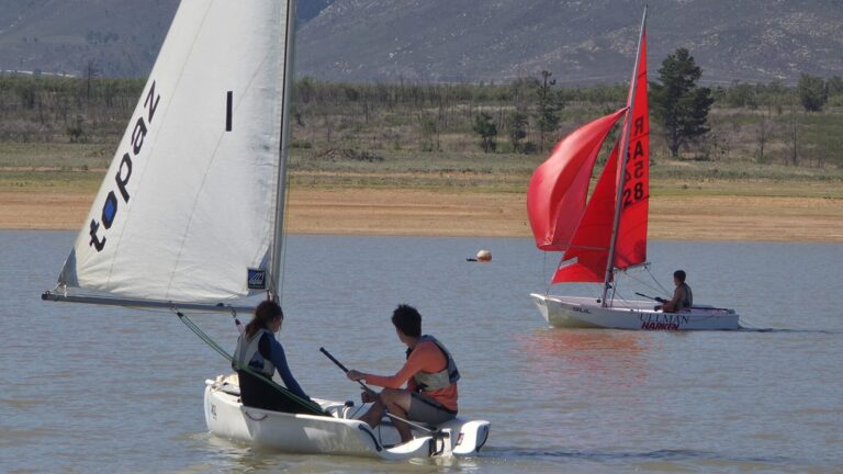 Youth dinghy sailing camps Cape Town - Port starboard