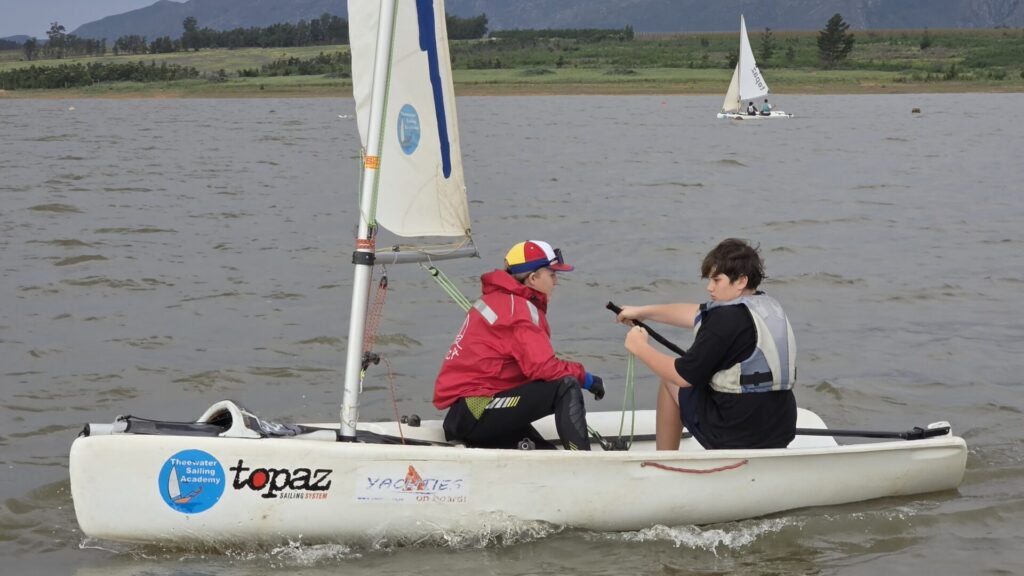 Dinghy sailing instruction - Youth dinghy sailing camps at Theewater Sports Club