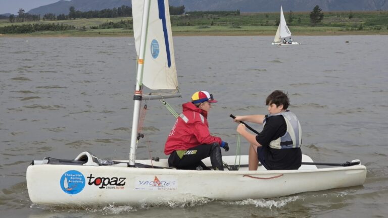 Dinghy sailing instruction - Youth dinghy sailing camps at Theewater Sports Club