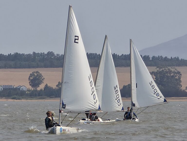 Follow the leader - Youth dinghy sailing camps at Theewater Sports Club